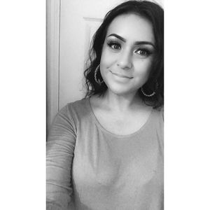 Meet your Posher, Alejandra